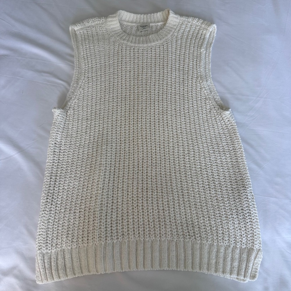 Abercrombie & Fitchโ Sweater Vest Women's XL White Knit Sleeveless Top Crew Neck
